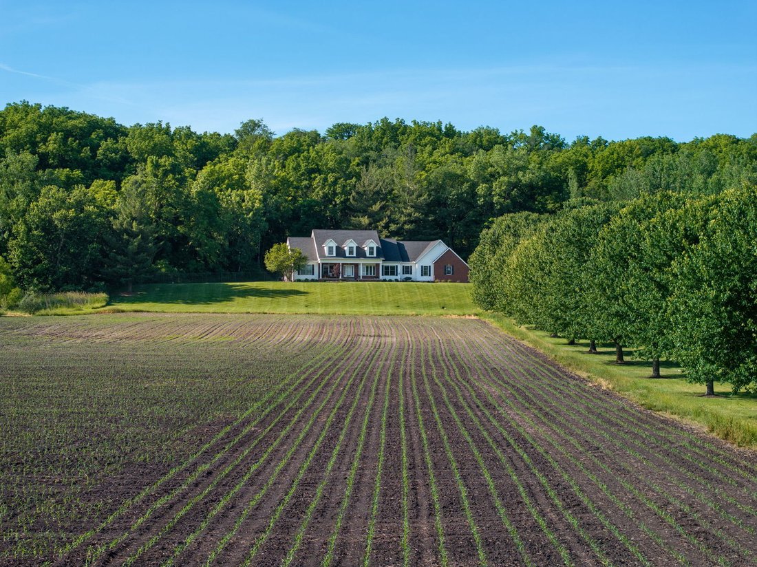 House in Coal Valley, Illinois, United States 4 - 18423335