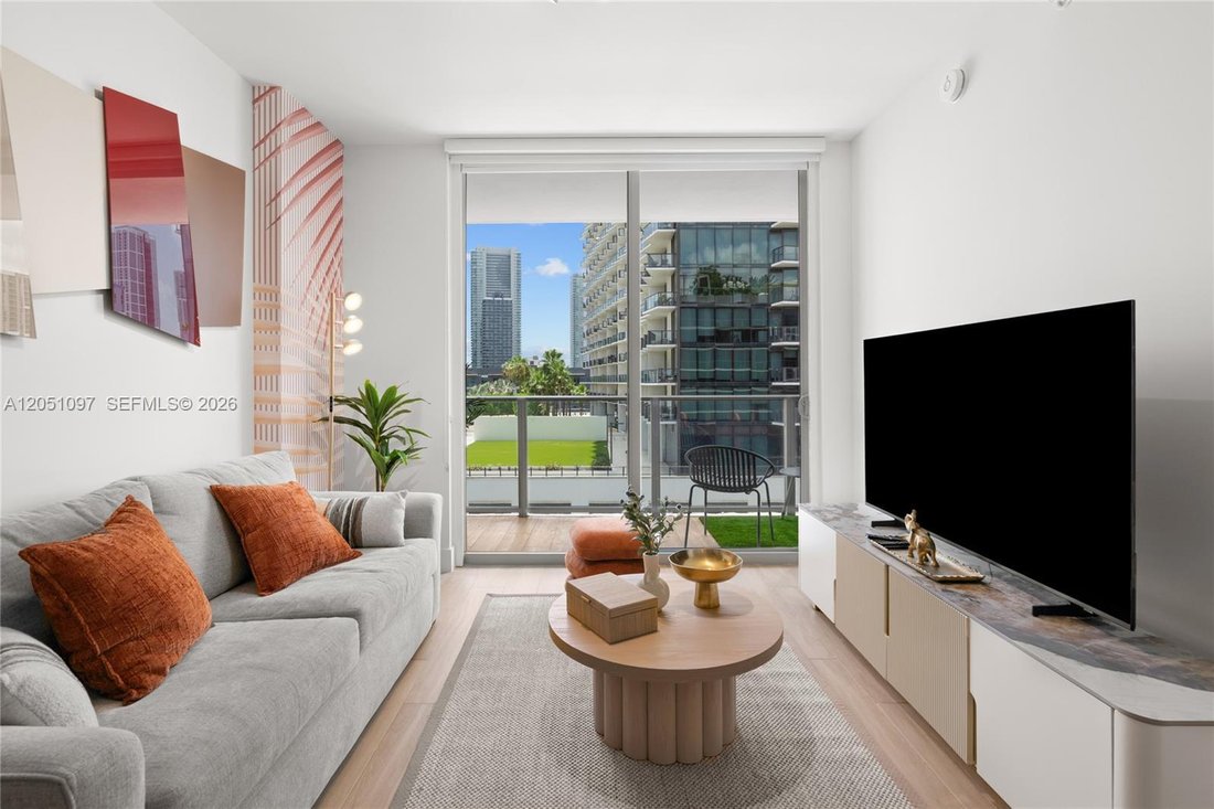 Condo in Miami, Florida, United States 4 - 18423950