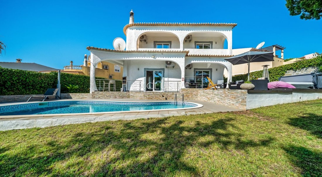 Villa in Vilamoura, Quarteira, Algarve 1 - 18421220