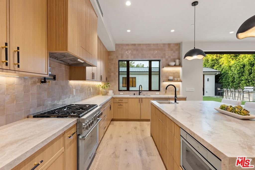 House in Los Angeles, California, United States 5 - 18423401