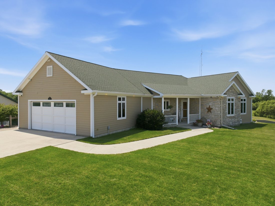 House in Nora Springs, Iowa, United States 3 - 18421386