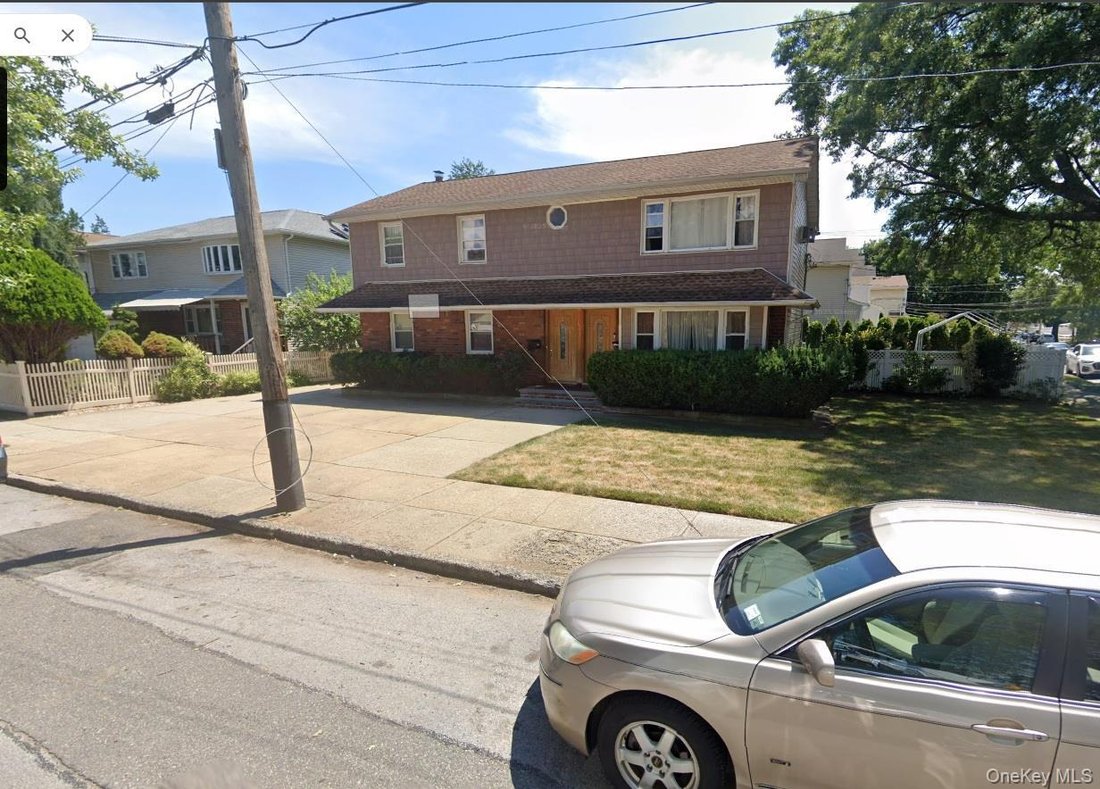 Elmont, New York, United States 2 - 18423933