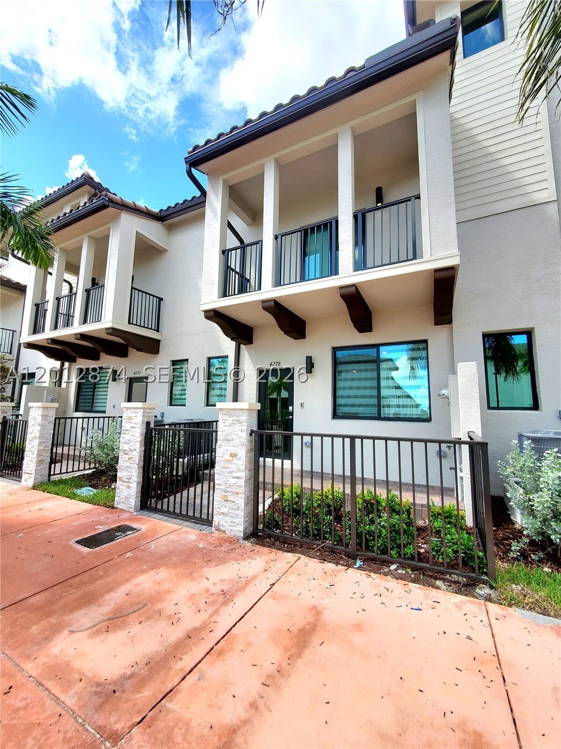 Townhouse in Miami Springs, Florida, United States 3 - 17841481