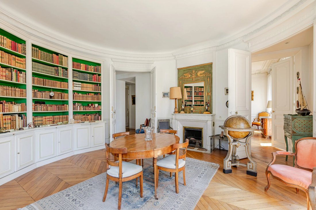 Apartment in Mairie, Paris 8e Arrondissement, Paris 4 - 18420932