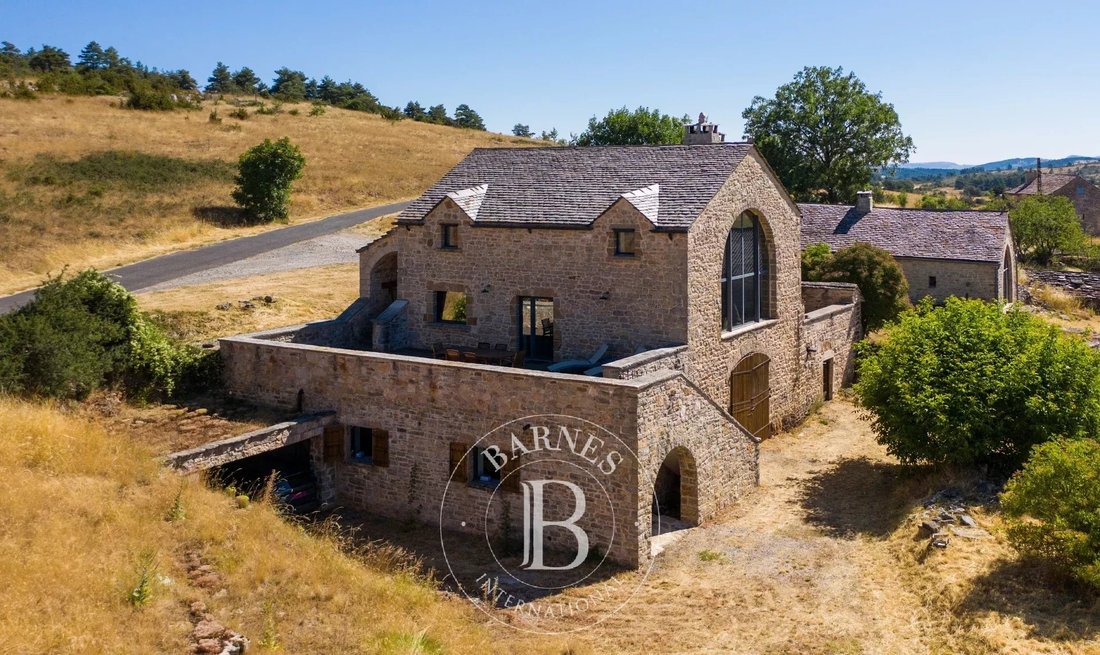 Estate in Millau, Occitania, France 2 - 18424282
