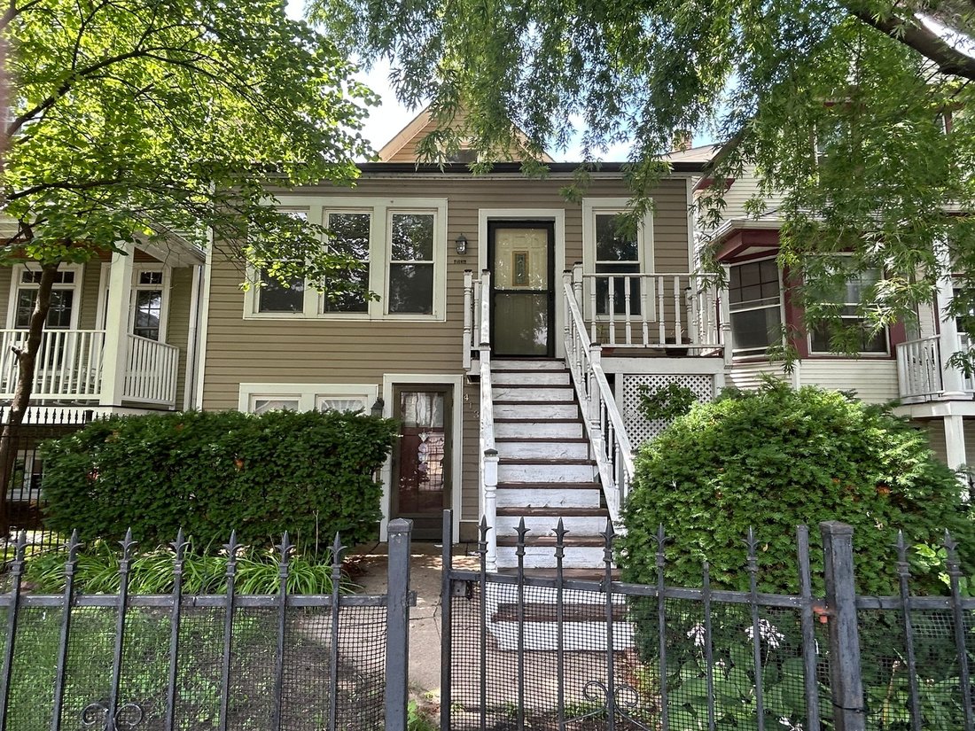 Chicago, Illinois, United States 2 - 18423327