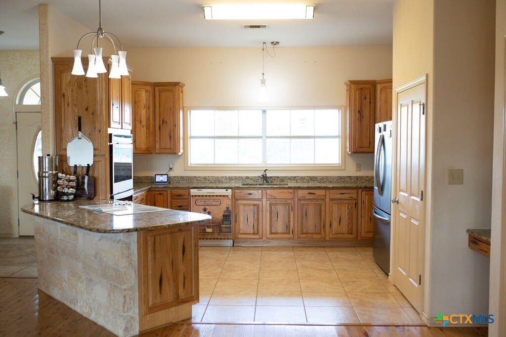 House in Cuero, Texas, United States 3 - 18420763