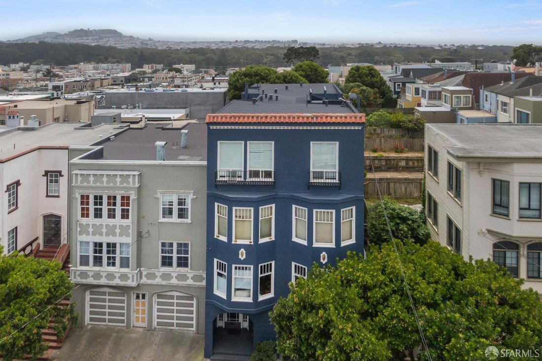 San Francisco, California, United States 4 - 18422712