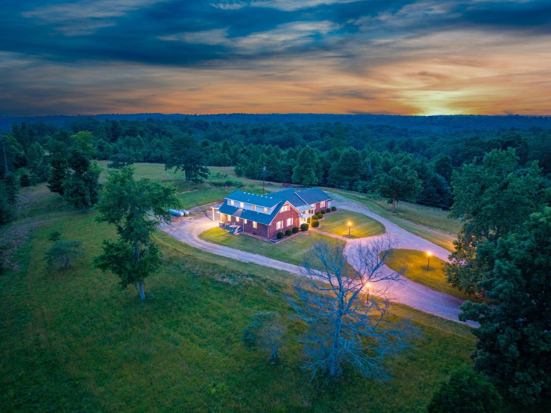 House in Dawson Springs, Kentucky, United States 4 - 18422745