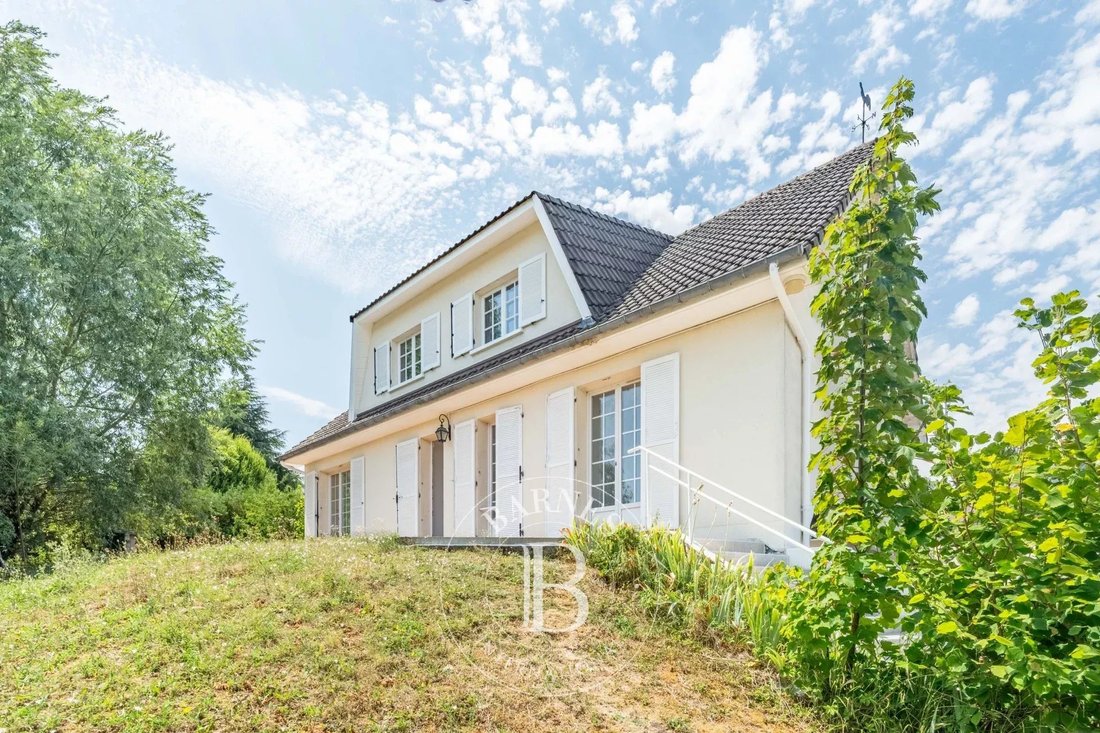House in Forêt, Saint-Germain-en-Laye, France 1 - 18424063