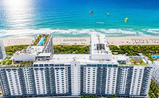 Condo in Miami Beach, Florida, United States 1
