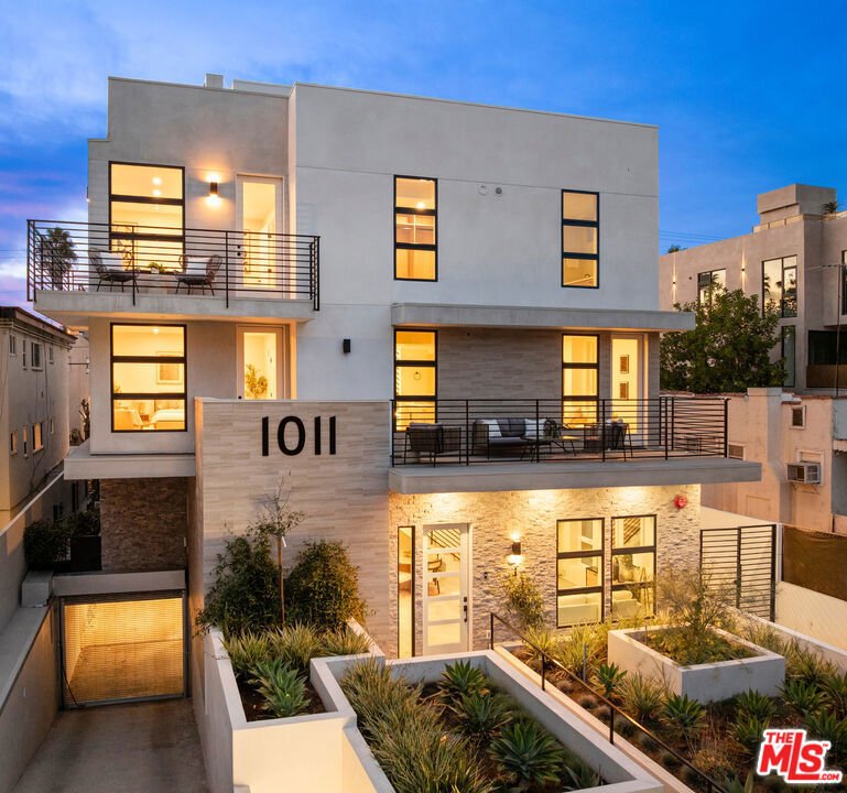 Townhouse in Los Angeles, California, United States 2 - 18423452