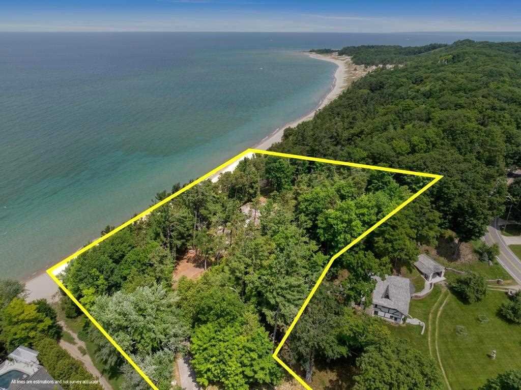 House in Charlevoix, Michigan, United States 3 - 18421174