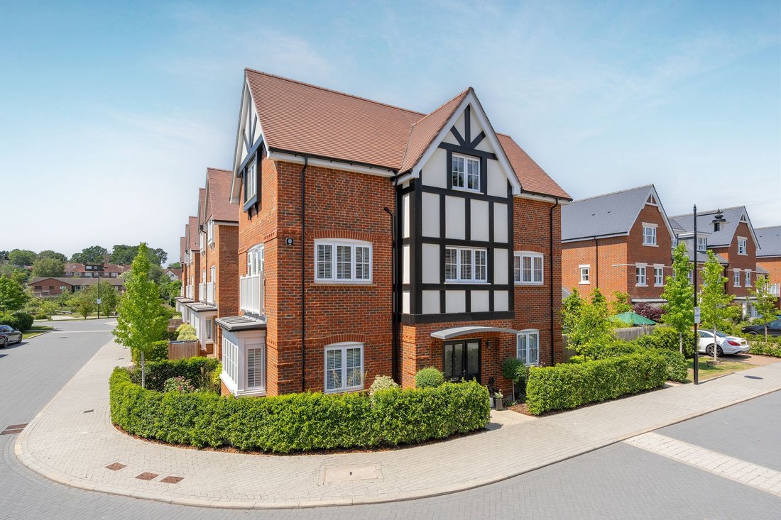 House in Sunninghill, England 1 - 18422151