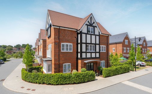 House in Sunninghill, England 1