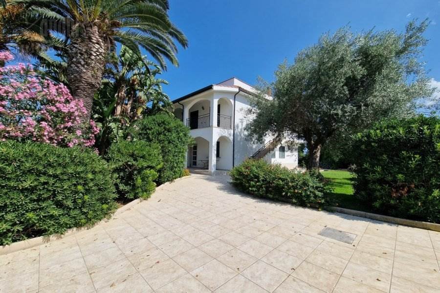 Villa in Fontane Bianche, Sicily, Italy 1 - 18424031