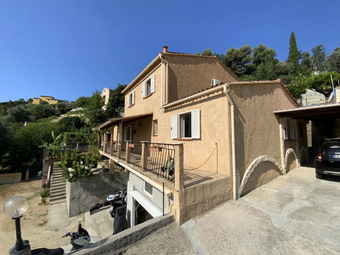 Villa in Menton, Provence-Alpes-Côte d'Azur, France 1 - 18421270