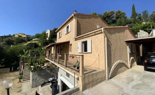 Villa à Menton, Provence-Alpes-Côte d'Azur, France 1