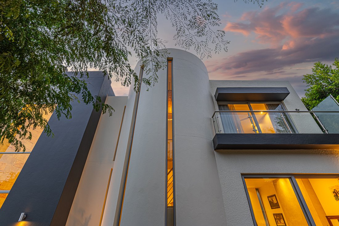 House in Sandhurst, Gauteng, South Africa 3 - 18424743