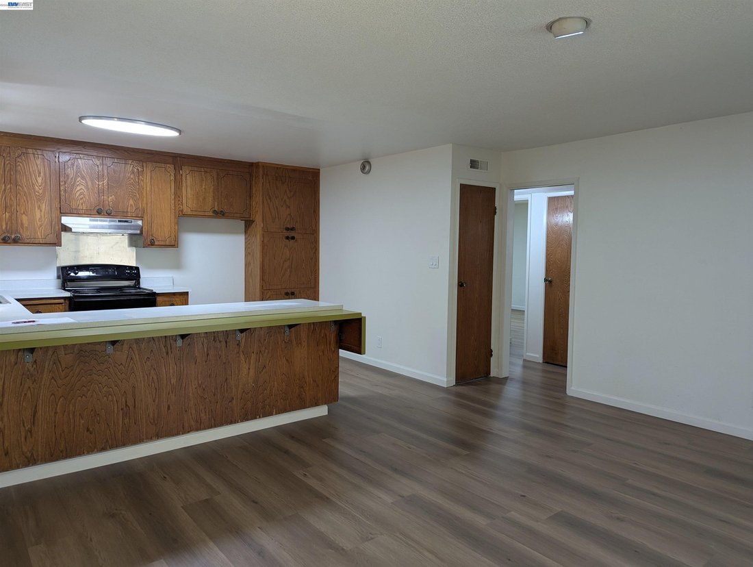 Oakland, California, United States 4 - 17366839