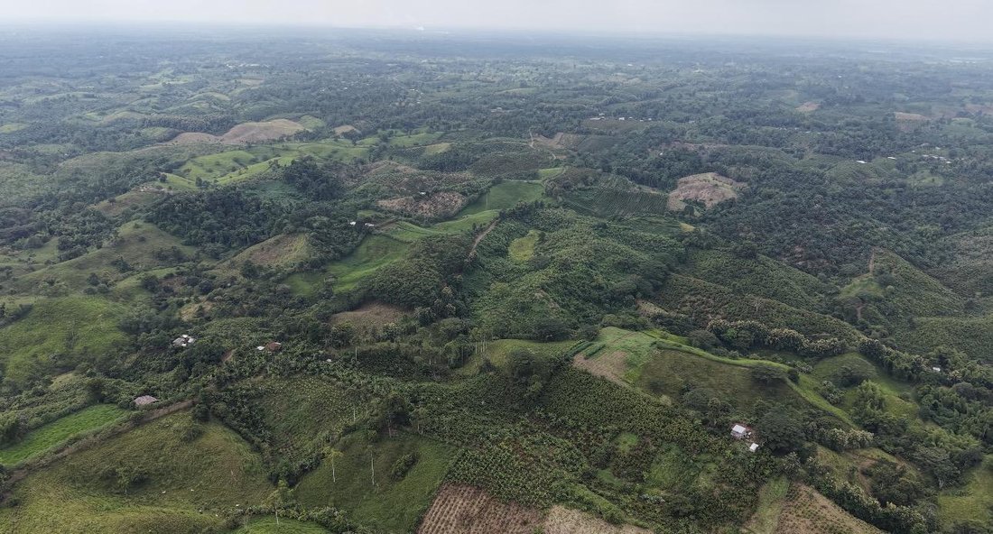 Land in La Bramadora, Manabí, Ecuador 1 - 18421176