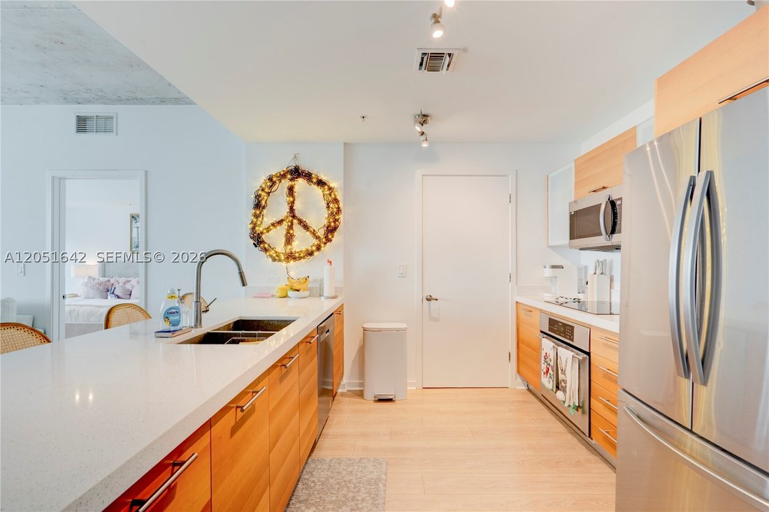 Condo in Miami, Florida, United States 4 - 18423104