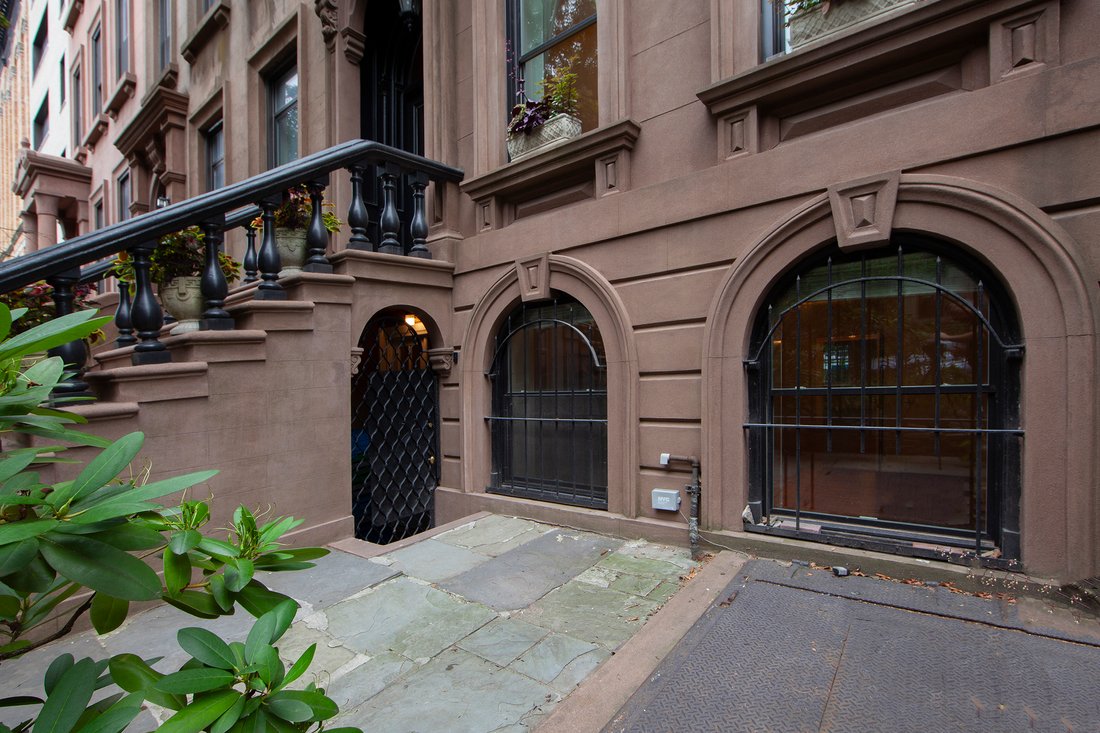 New York, New York, United States 4 - 18423907