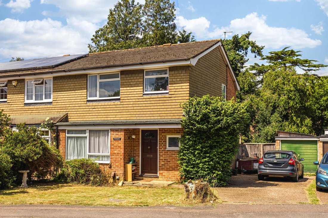 House in Horley, England 1 - 18421352