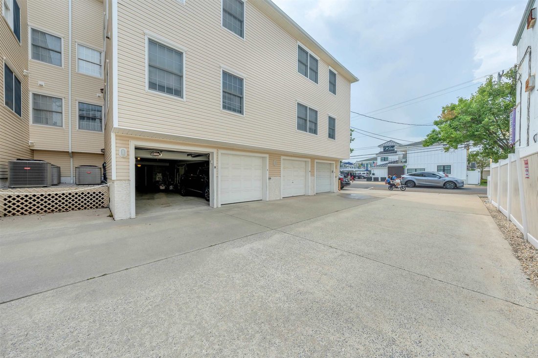 Condo in Wildwood, New Jersey, United States 4 - 18332595