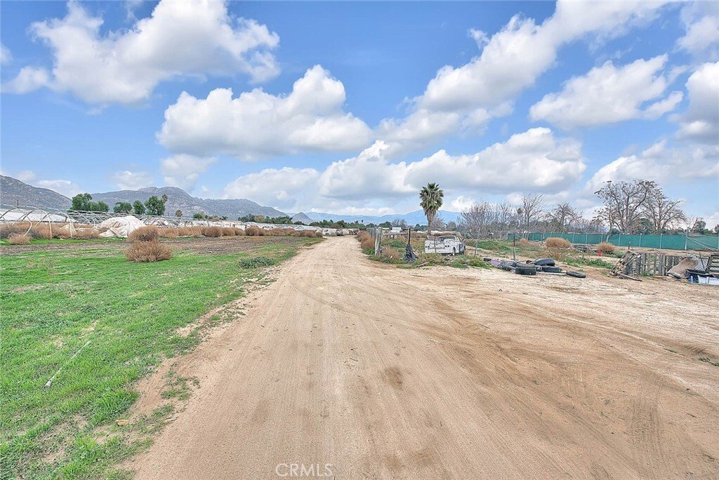 Nuevo, California, United States 2 - 17261999