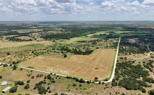 Land in Hamilton, Texas, United States 1