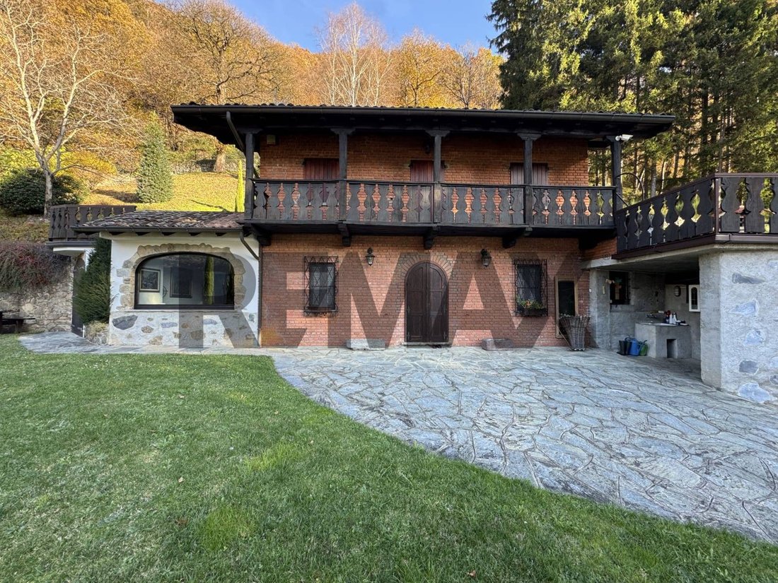 Villa in Primaluna, Lombardy, Italy 2 - 18424959