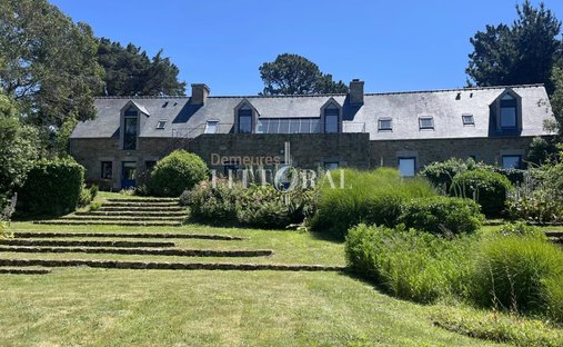 Estate in Penvénan, Brittany, France 1