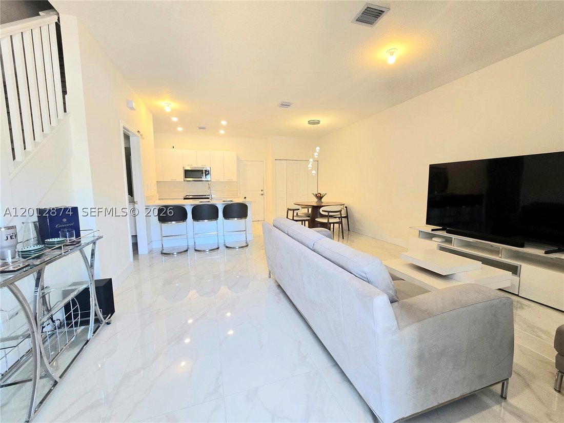 Townhouse in Miami Springs, Florida, United States 5 - 17841481