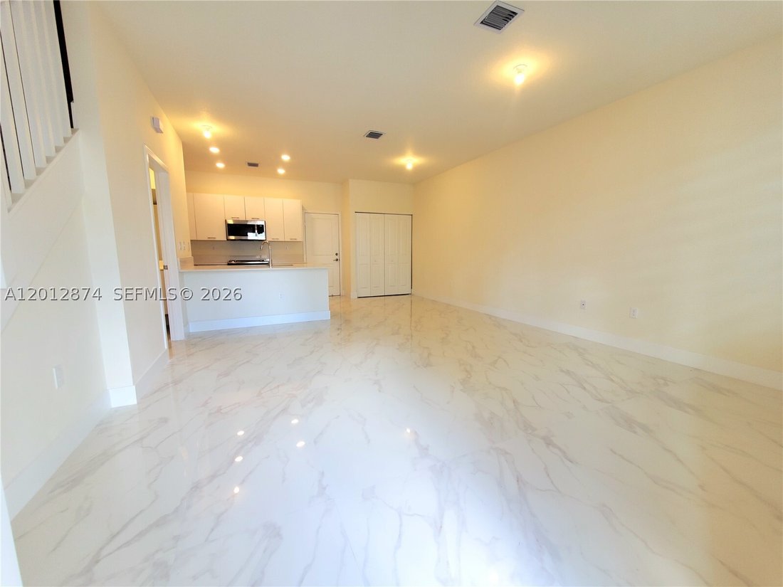 Townhouse in Miami Springs, Florida, United States 4 - 17841481