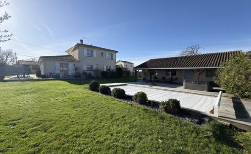 House in Cénac, Nouvelle-Aquitaine, France 1