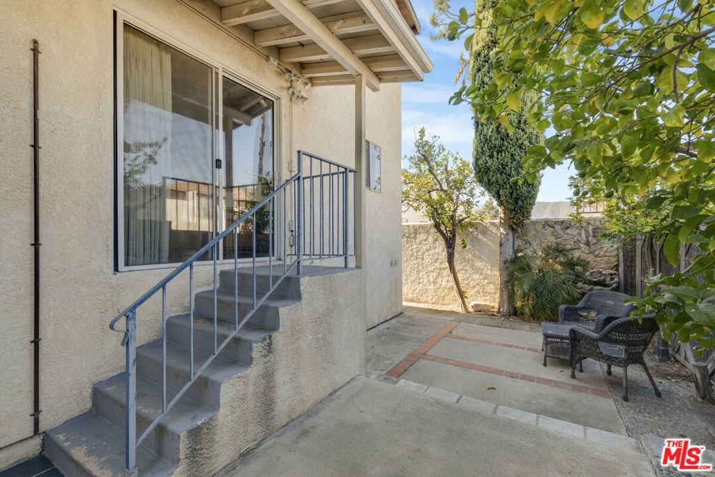 Los Angeles, California, United States 4 - 18423407