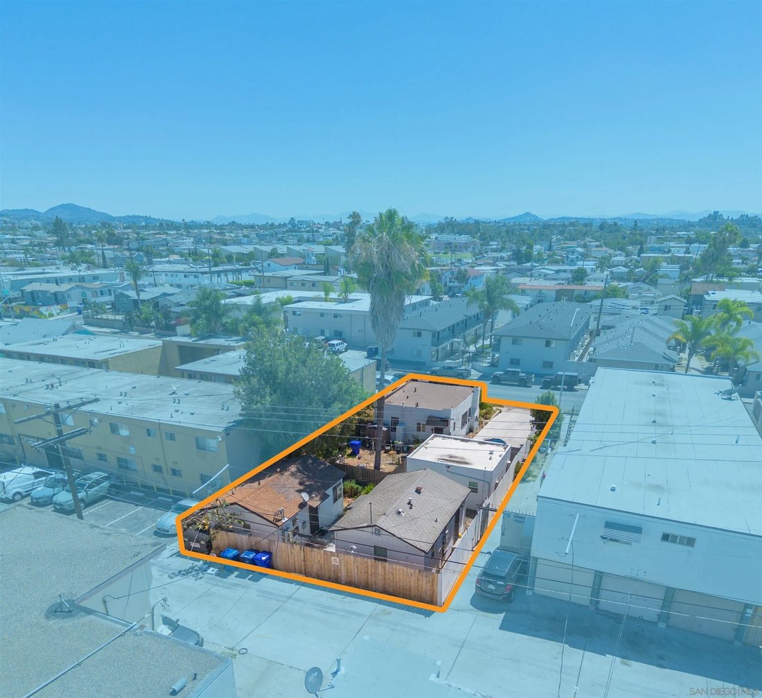 San Diego, California, United States 1 - 18423536