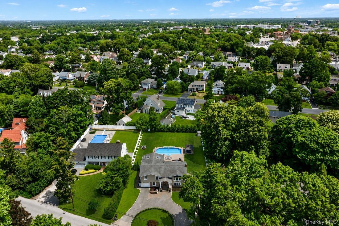 House in Brightwaters, New York, United States 3 - 18423454