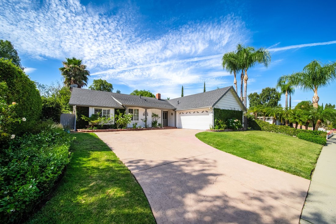 House in Oak Park, California, United States 1 - 18422023