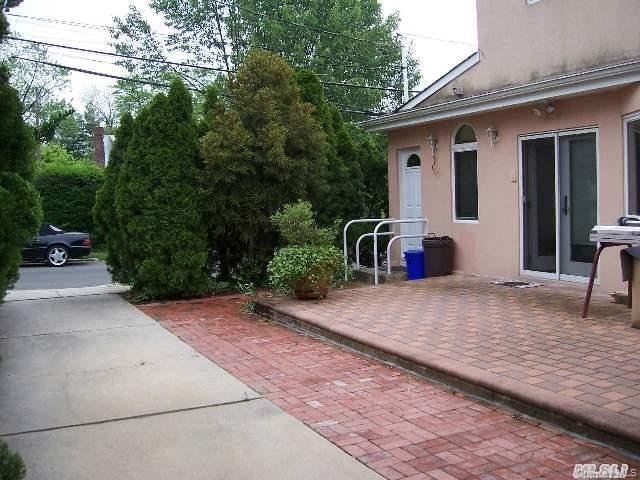 House in Port Washington, New York, United States 2 - 18423427