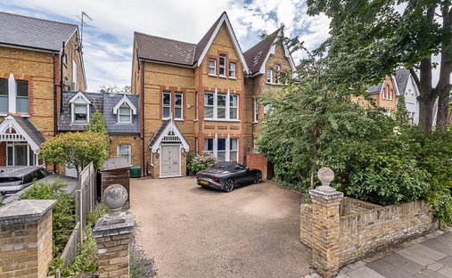 House in Kew, Richmond Upon Thames, England 1