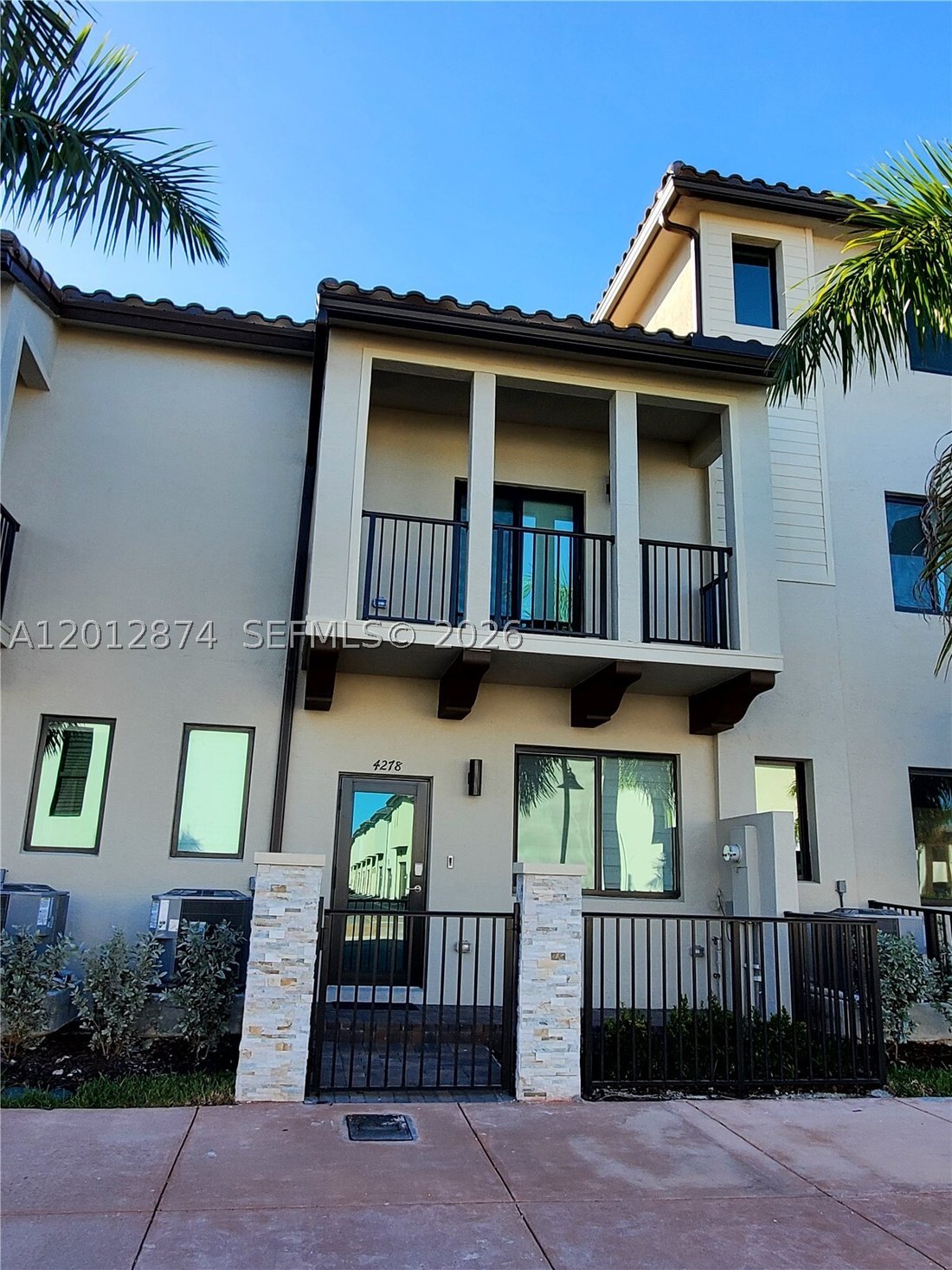 Townhouse in Miami Springs, Florida, United States 2 - 17841481