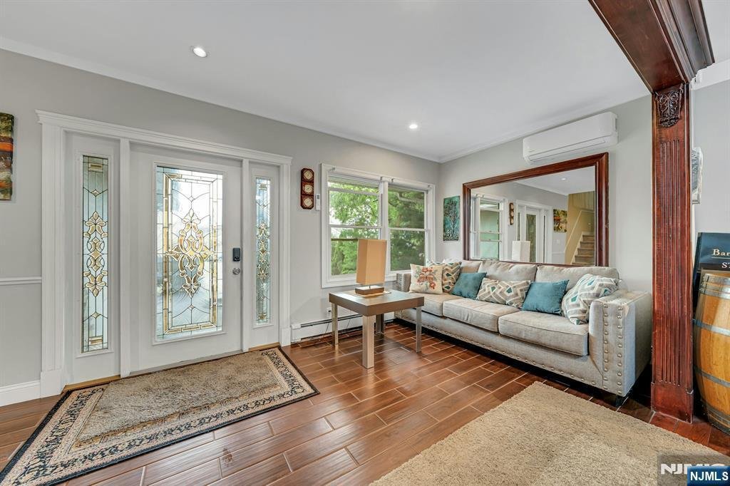 North Arlington, New Jersey, United States 5 - 18421751