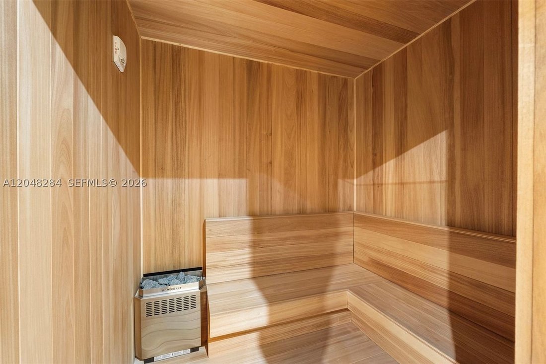 Condo in Miami, Florida, United States 3 - 18421995