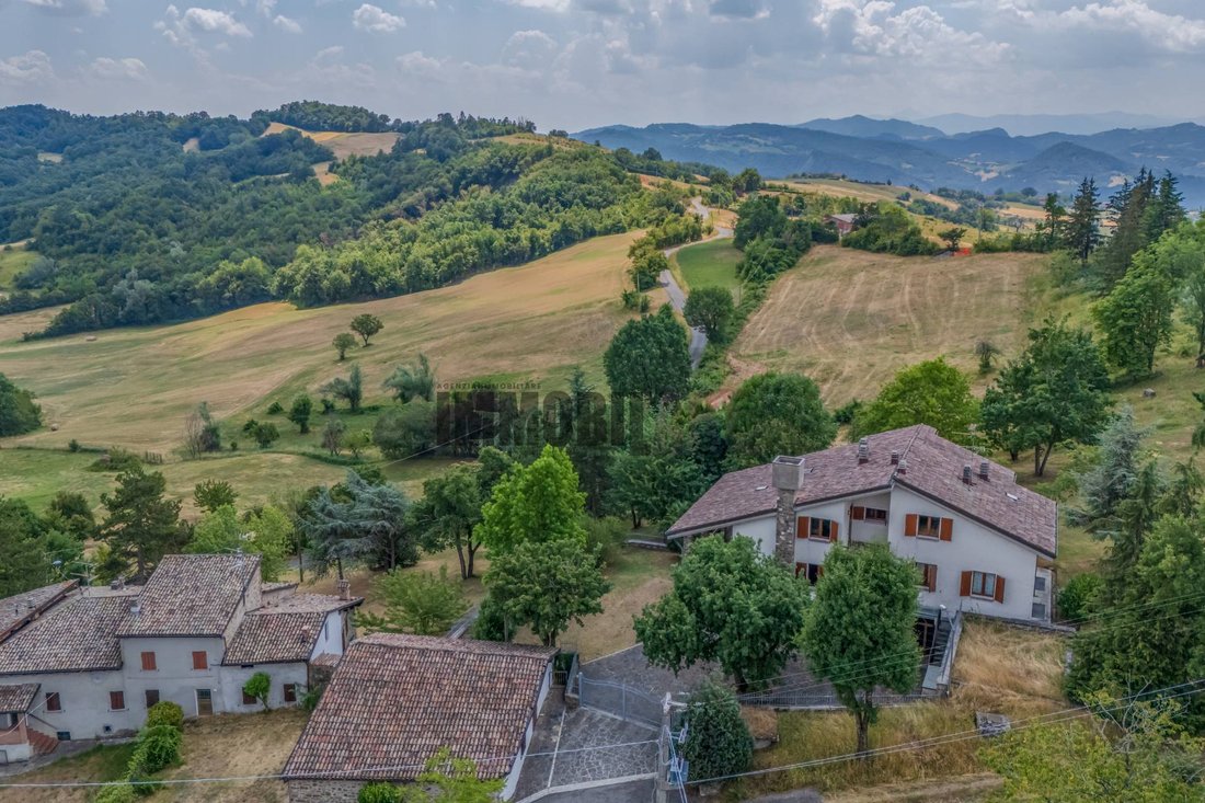 Villa in Canossa, Emilia-Romagna, Italy 1 - 18424961