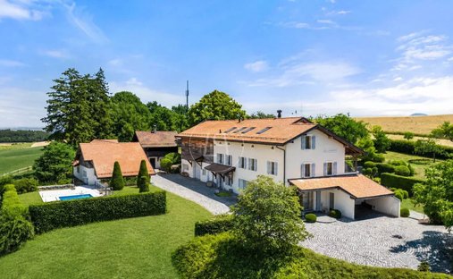 Haus in Essertines-sur-Rolle, Waadt, Schweiz 1