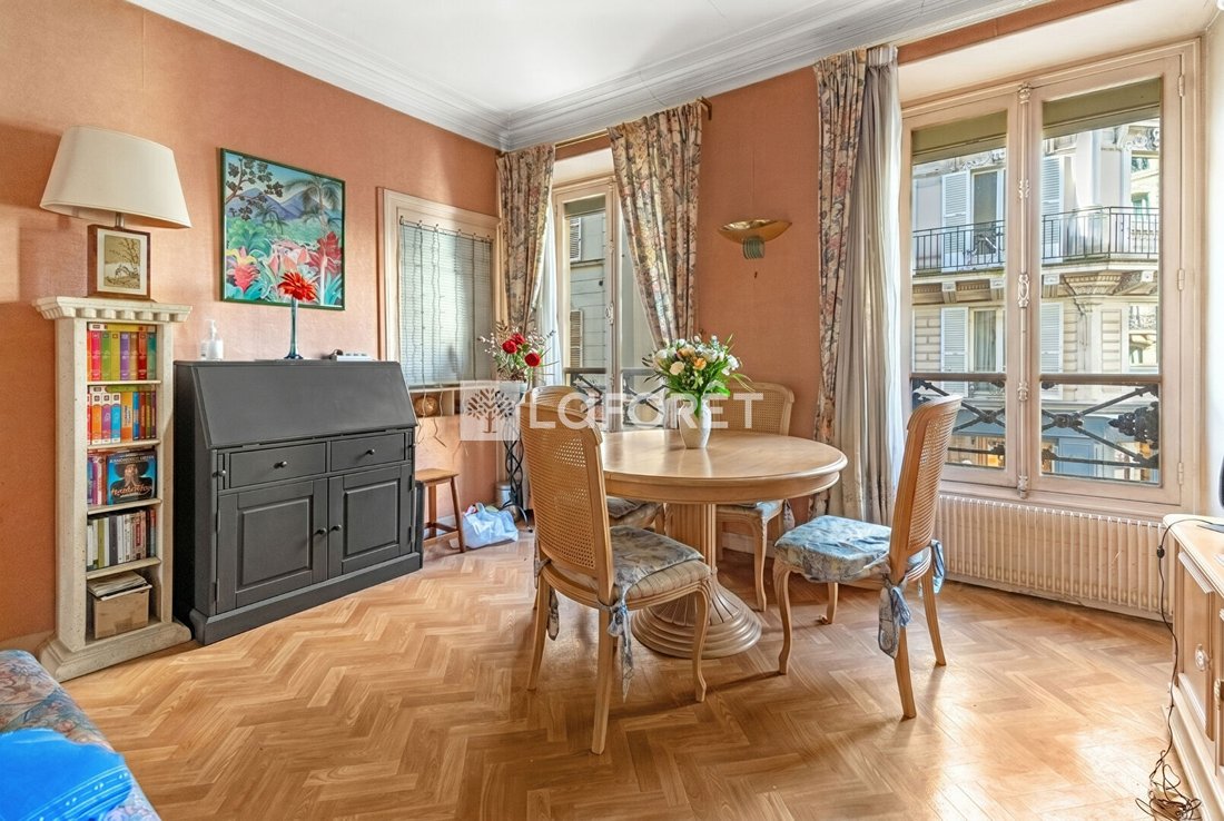 Apartment in La Fourche-Guy Môquet, Paris 17e Arrondissement, Paris 1 - 18421615
