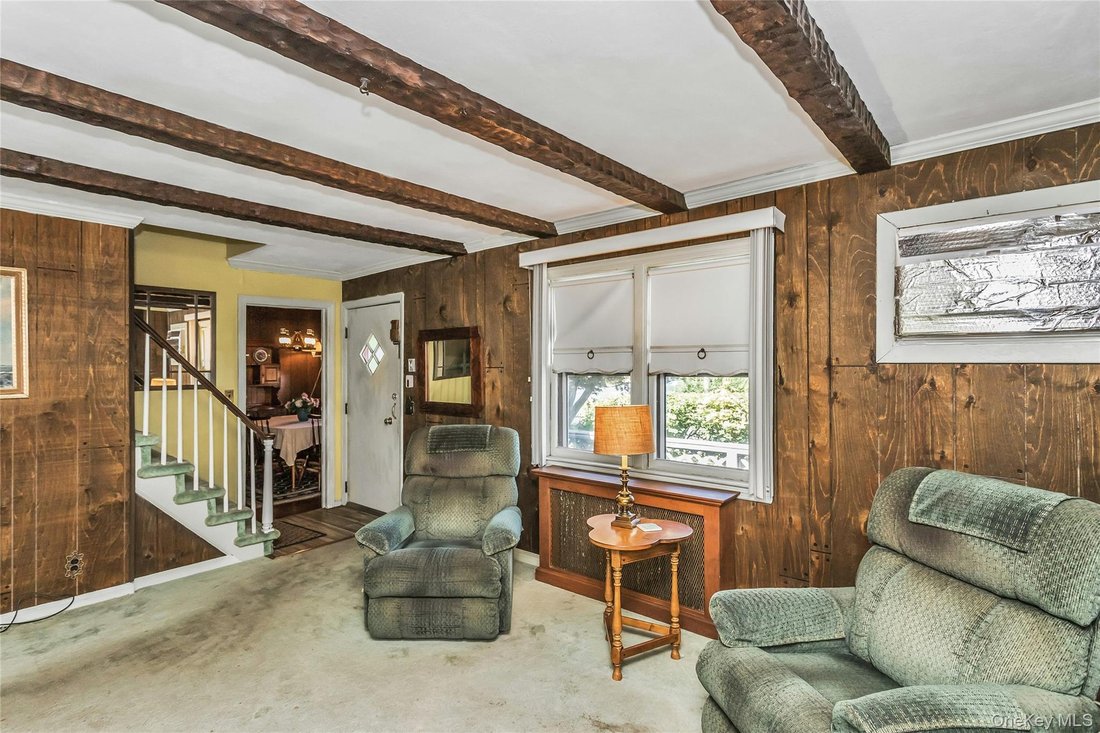 House in North Babylon, New York, United States 4 - 18423935