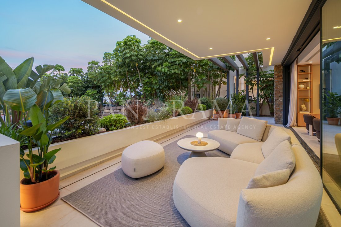 Villa in Estepona, Andalusia, Spain 4 - 18420952